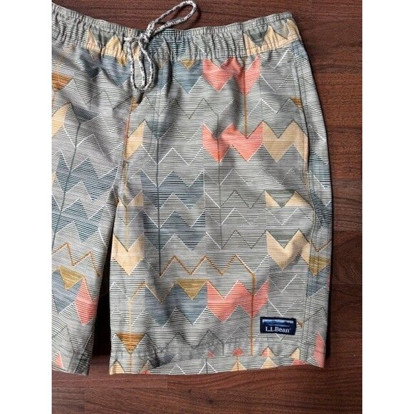 LL Bean Vacation Land Swim Trunks Mens MED Geometric Stretch Southwest Lined - Picture 2 of 8